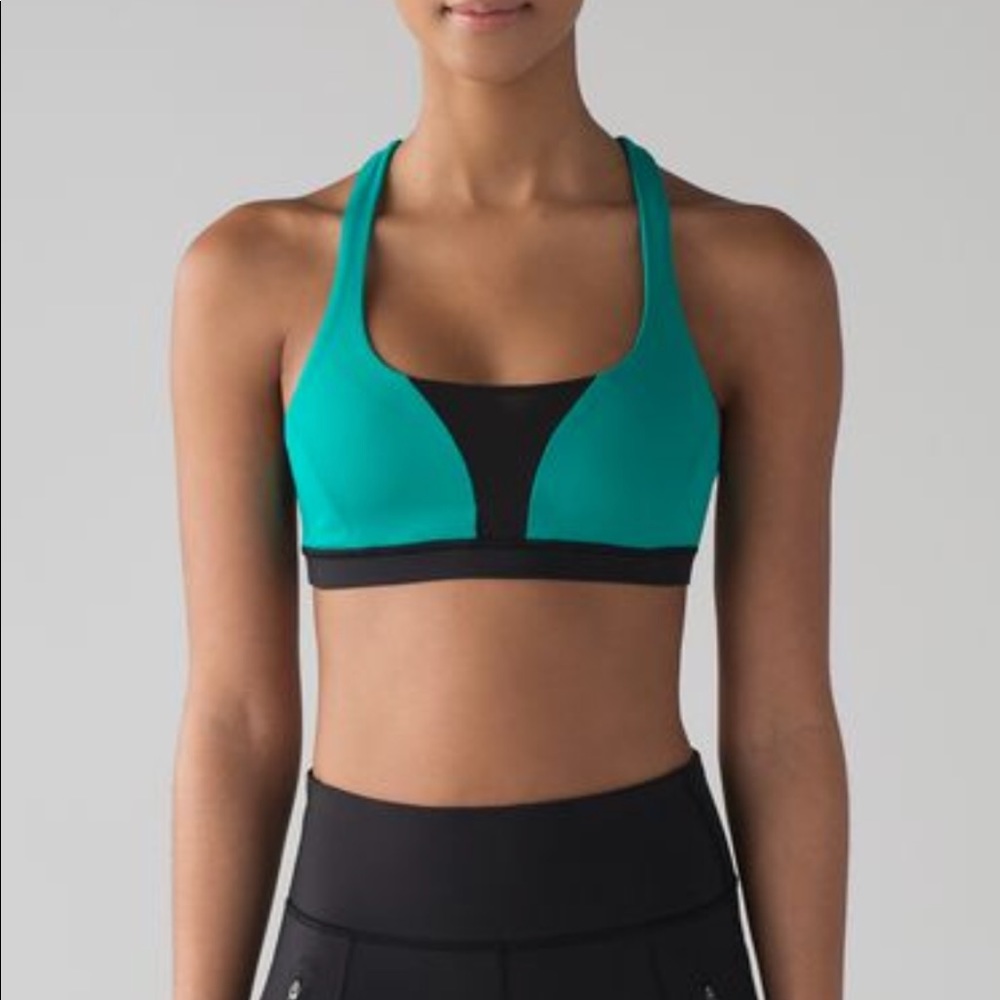 Lululemon NWT -smooth stride bra